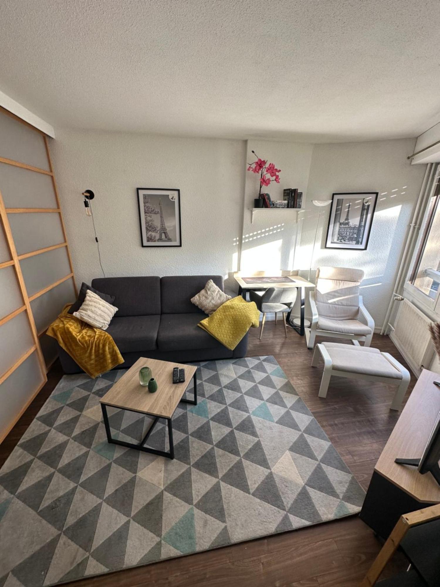Studio Elegant A Cergy Eksteriør bilde