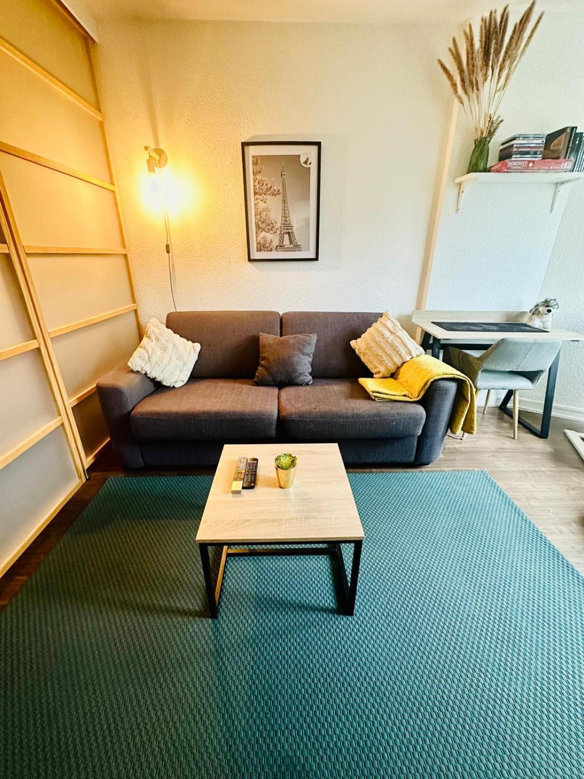 Studio Elegant A Cergy Eksteriør bilde